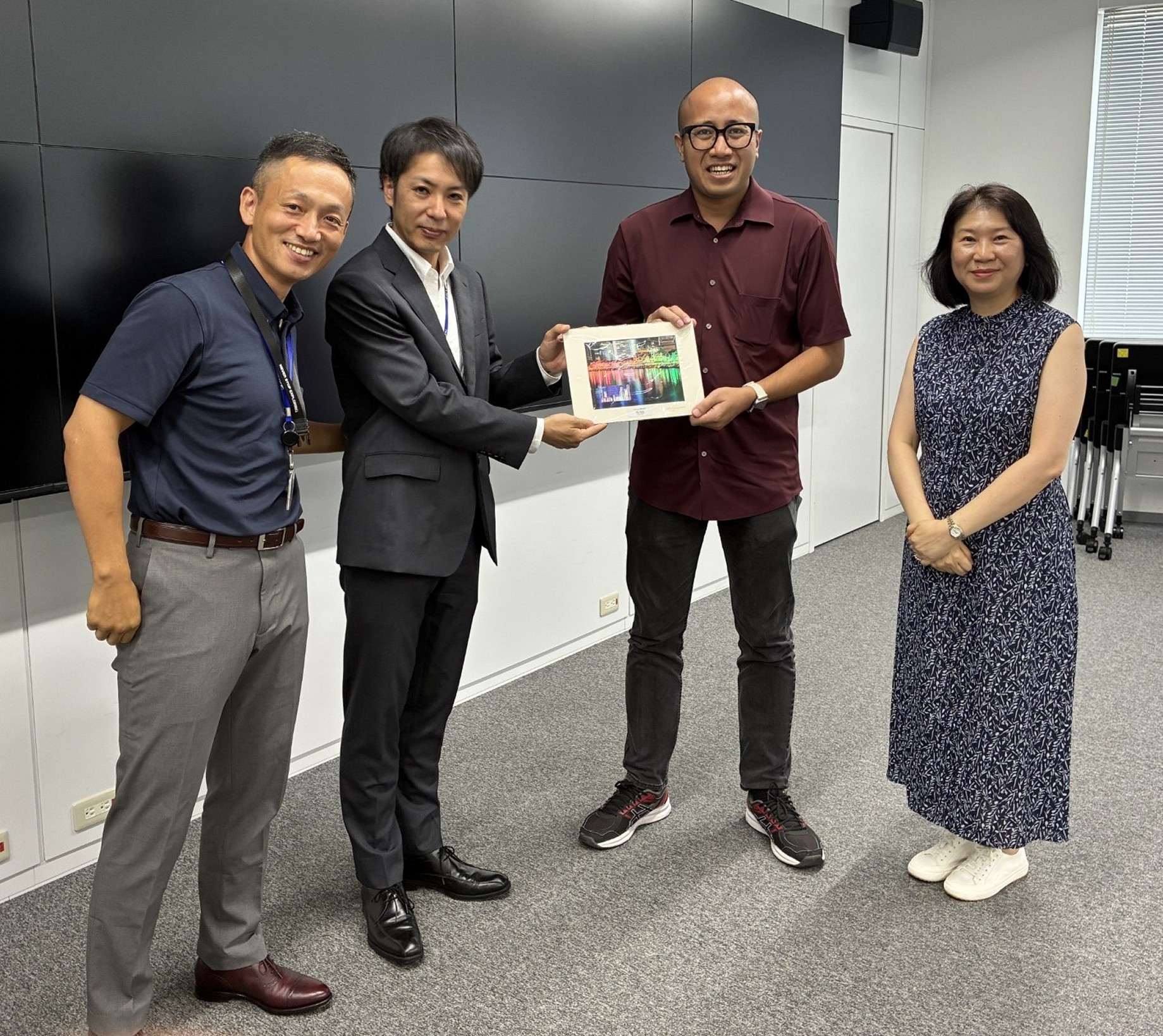シンガポール社会科学大学の先生方とALSOK社員